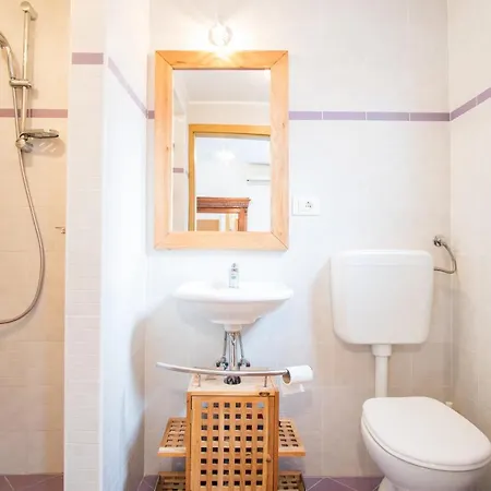 Apartment By The Sea Vrbnik, Krk - 15754 Vrbnik (Primorje-Gorski Kotar)